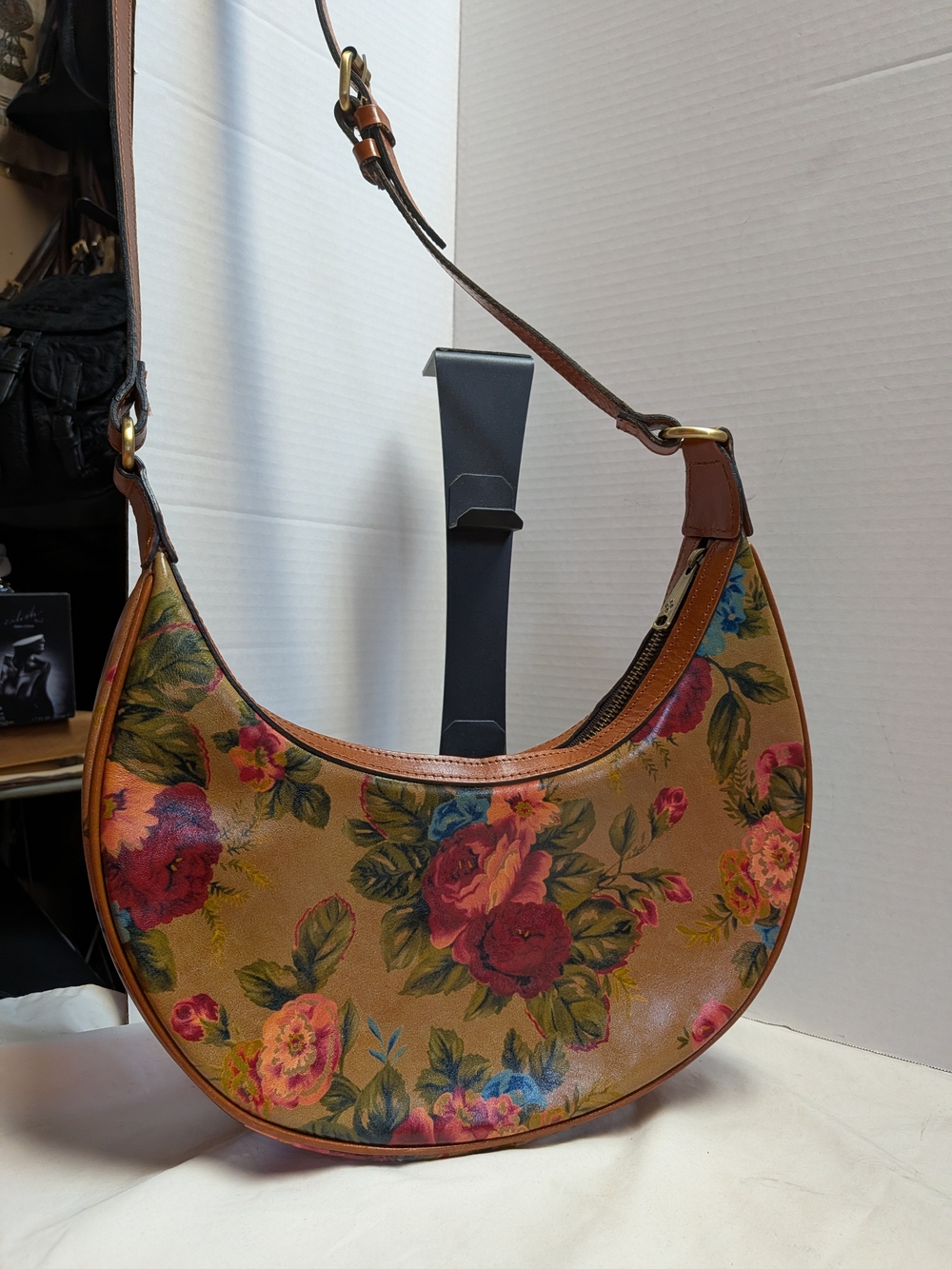 Patricia Nash Floral Crescent Crossbody Bag - Tan with Pink & Red Flowers